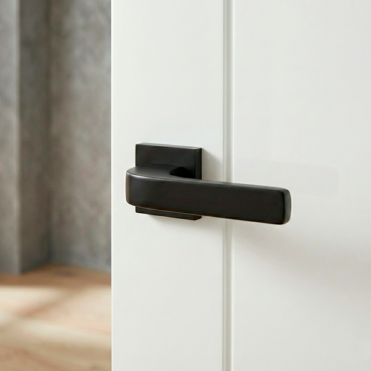Puxador Zamak modelo 710 com roseta quadrada acabamento preto para portas