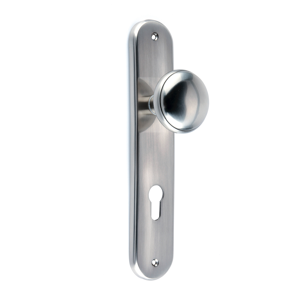 Cabo com placa oval, botão e fechadura com acabamento em níquel acetinado mod 138