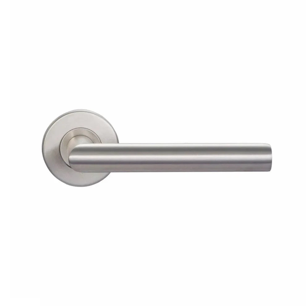 Puxador tubular de aço inox Morrigan para portas com Roseta Redonda