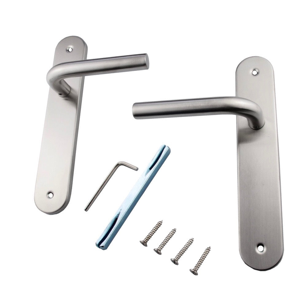 Puxador modelo '403' com placa oval em aço inox para portas