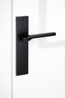 Puxador modelo 559 com placa retangular em zamak acabamento preto para portas 