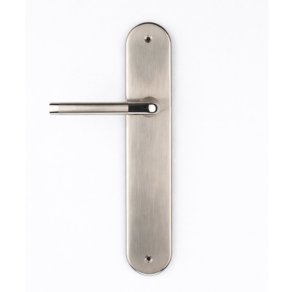 Puxador com placa oval em acabamento bicolor para portas modelo '140' 