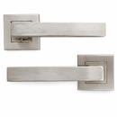 Alça modelo '1015' com roseta quadrada em aço inoxidável em forma de L 
