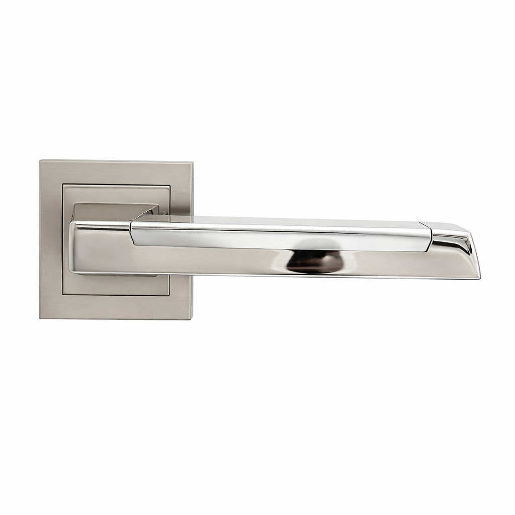 Puxador Zamak modelo '620' com roseta quadrada em acabamento bicolor para portas 