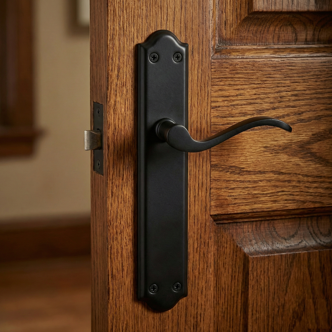 Puxador em alumínio modelo '1101' com placa de acabamento forjado preto para portas 