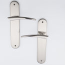 Puxador vanguardista com placa oval em acabamento níquel acetinado para portas modelo '330' 