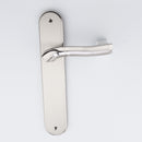Puxador com placa oval e puxador ondulado bicolor para portas modelo '230' 