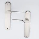 Puxador modelo '640' com placa oval para portas zamak em acabamento níquel acetinado com puxador moderno 