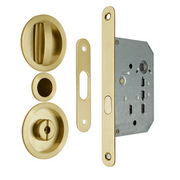 Kit para porta de correr com trinco e condena, e puxadores redondos com acabamento dourado acetinado